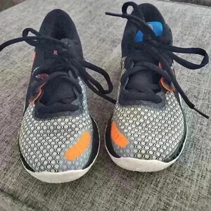 Nike Renew Elevate 2 black and orange size 5.5